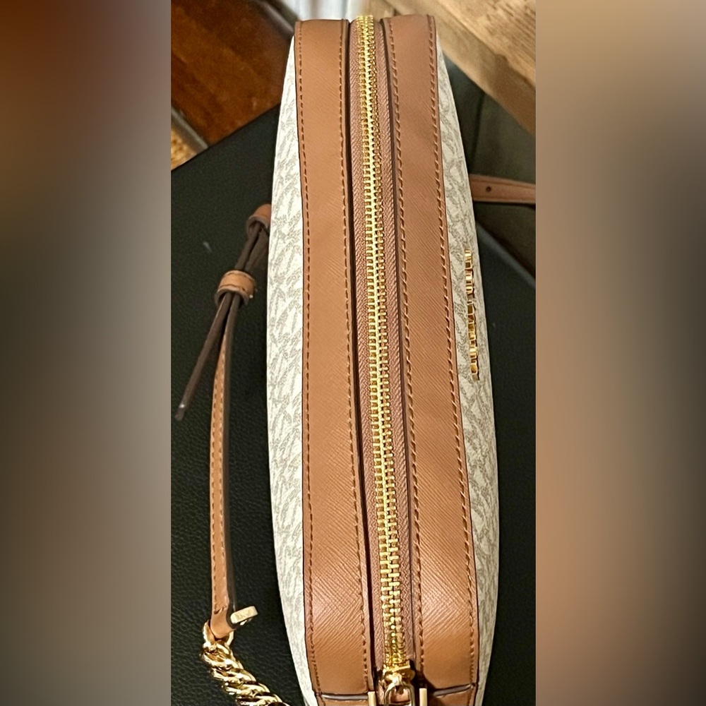 Michael Kors Jet Set Large Printed Logo Crossbody Bag -LIKE NEW CONDITION! - Picture 11 of 16